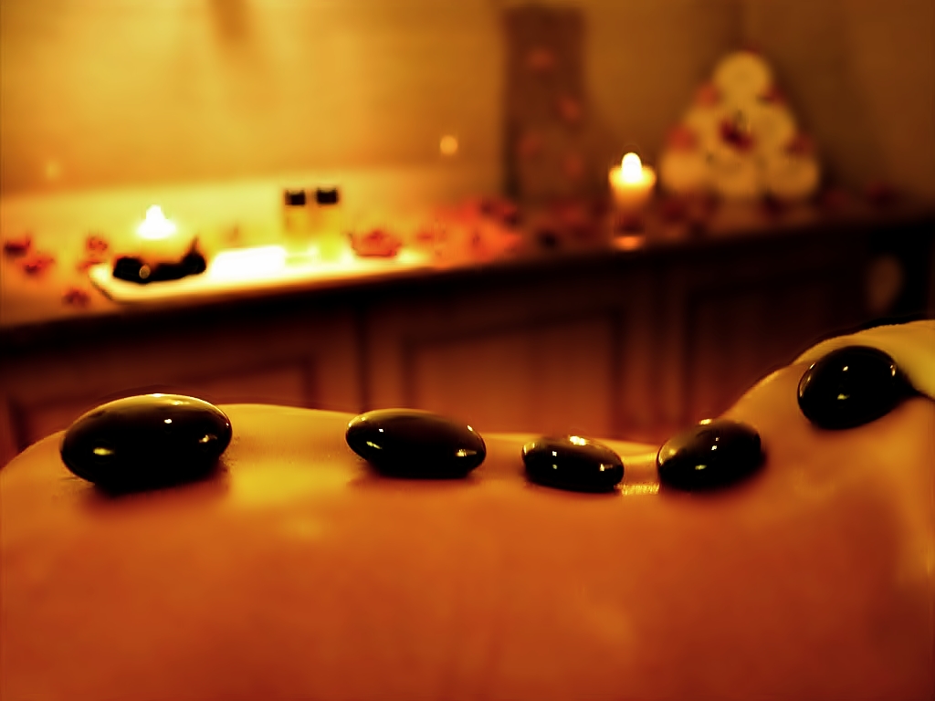 Massage trị liệu bằng đá nóng có thực sự hiệu quả?